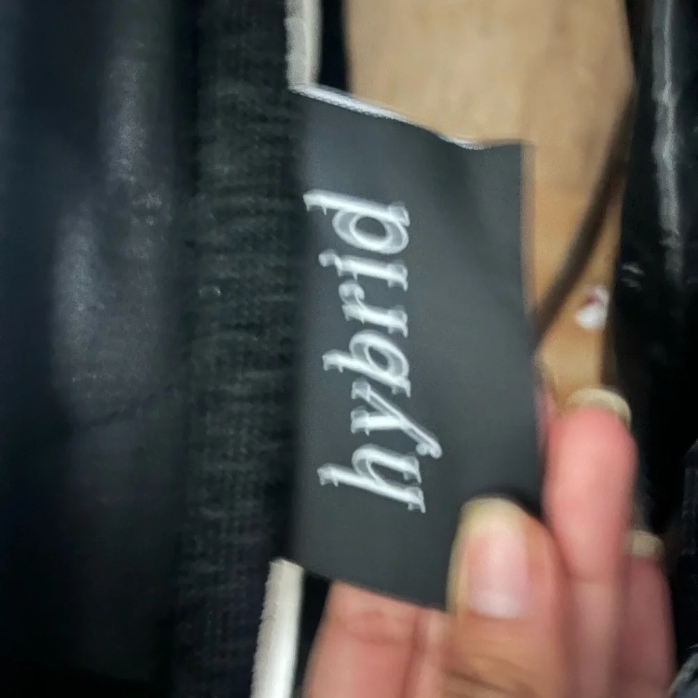 Hybrid Apparel Black and White Mattress Cover